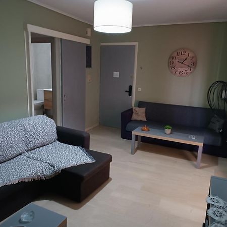 Comfortable Beachfront Apartment Loutráki Esterno foto