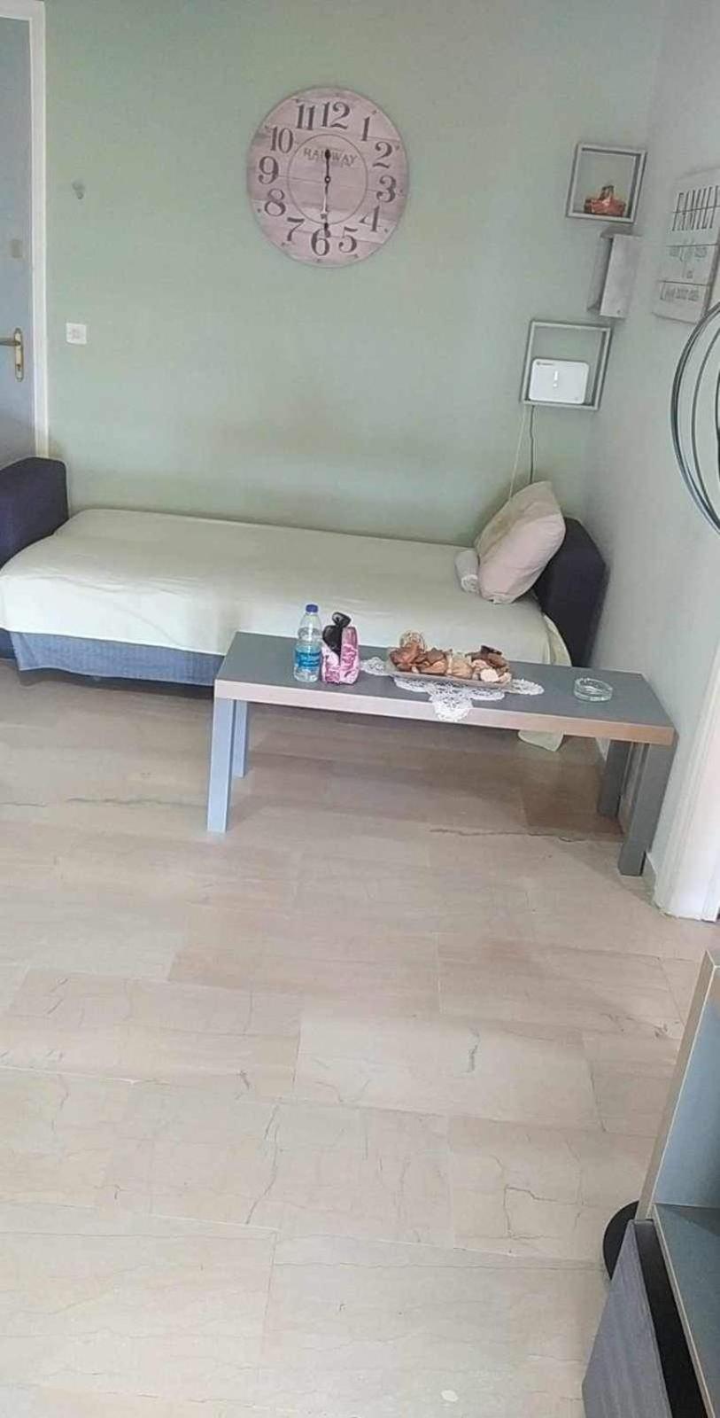 Comfortable Beachfront Apartment Loutráki Esterno foto