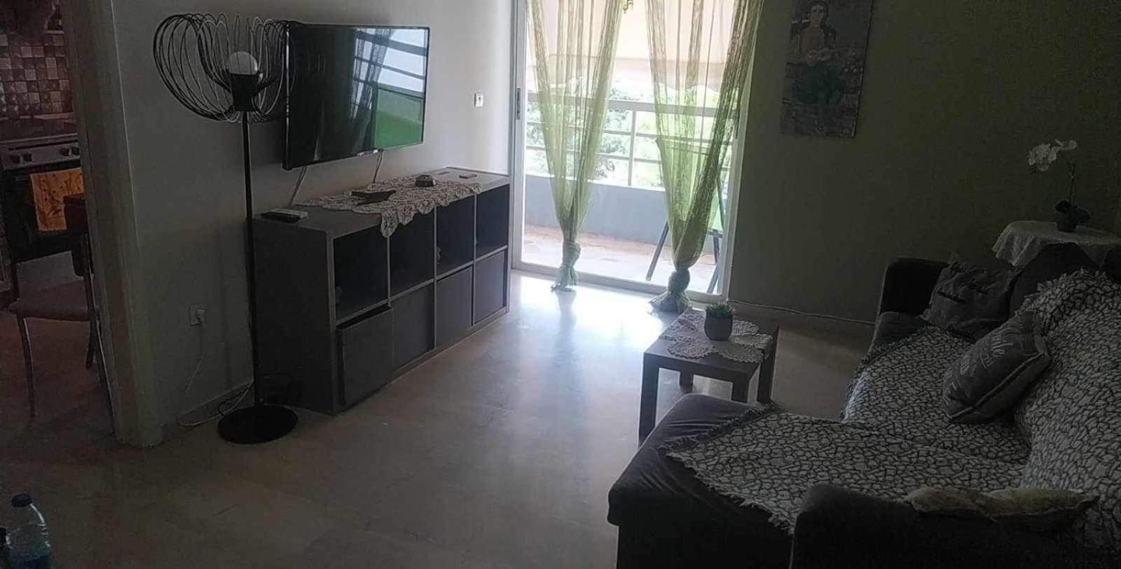 Comfortable Beachfront Apartment Loutráki Esterno foto