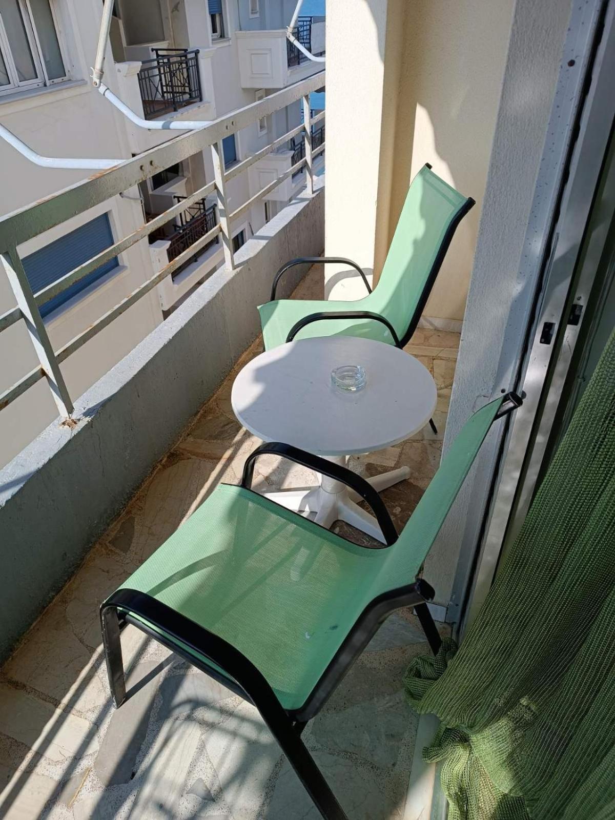 Comfortable Beachfront Apartment Loutráki Esterno foto