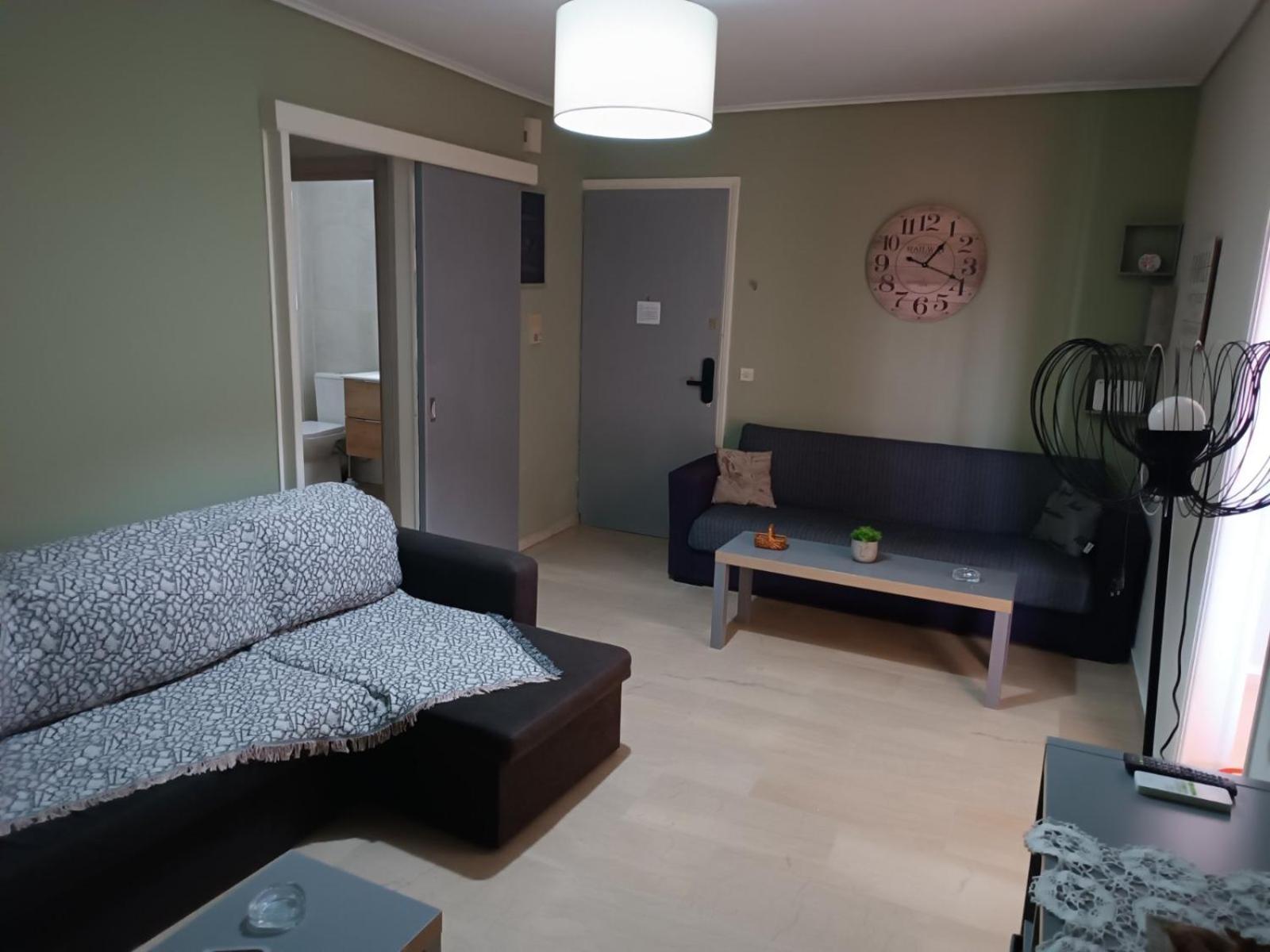 Comfortable Beachfront Apartment Loutráki Esterno foto