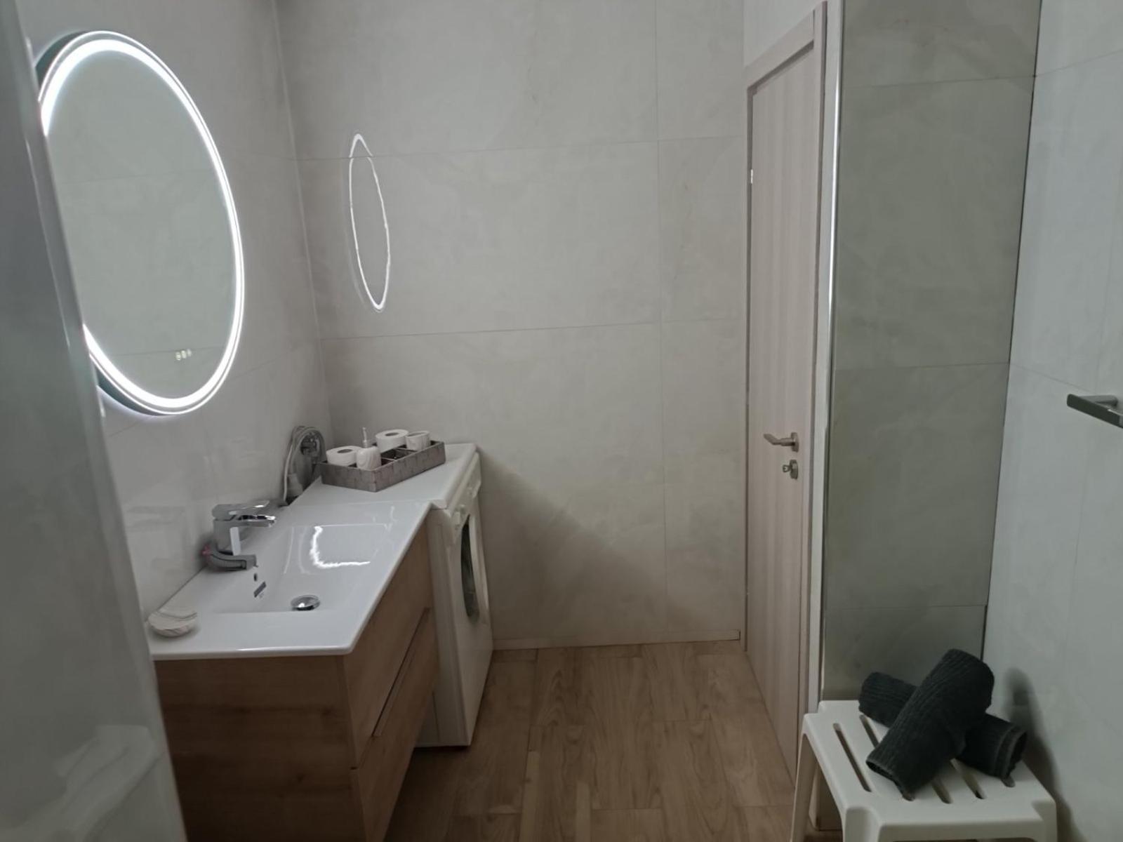 Comfortable Beachfront Apartment Loutráki Esterno foto